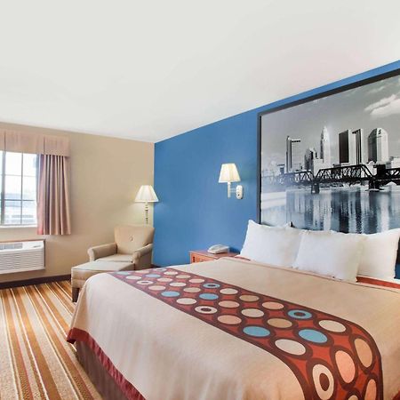 Super 8 By Wyndham Defiance Hotell Exteriör bild