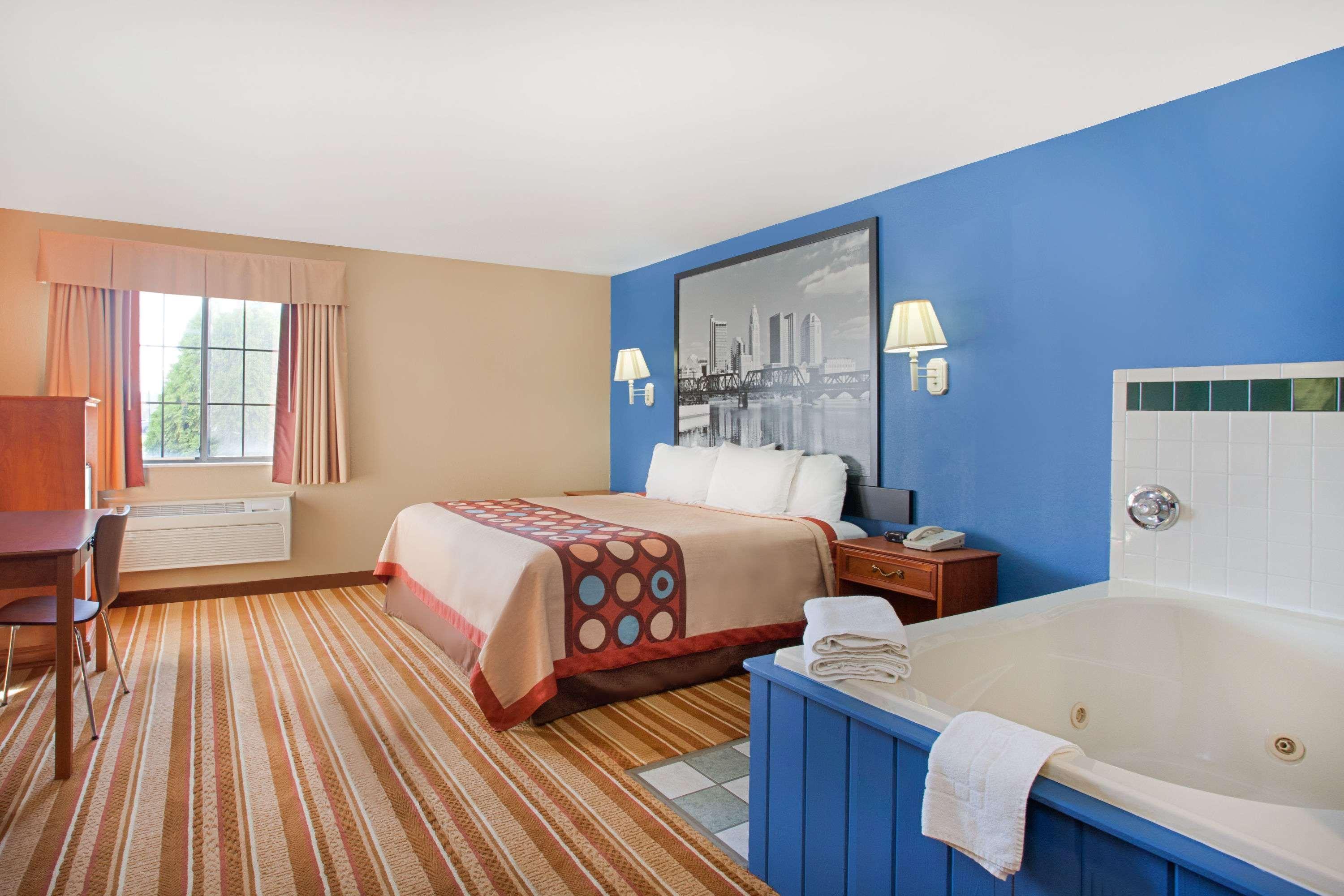 Super 8 By Wyndham Defiance Hotell Exteriör bild